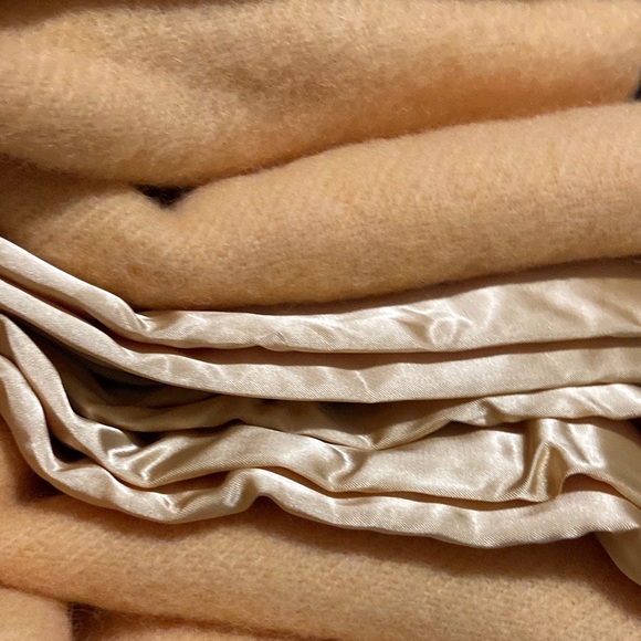 Vintage Kenwood Ramcrest moth proofed pure virgin Wool blanket yellow - Picture 6 of 10